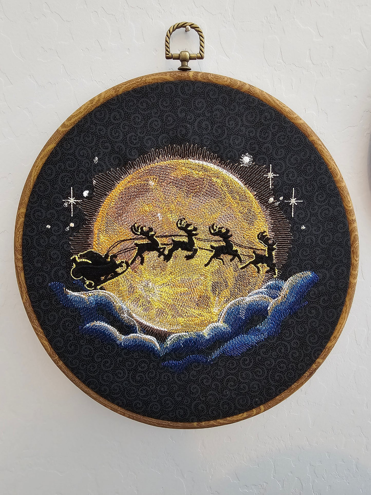 Santa Reindeer Flight Embroidery Wreath Wall Hanging